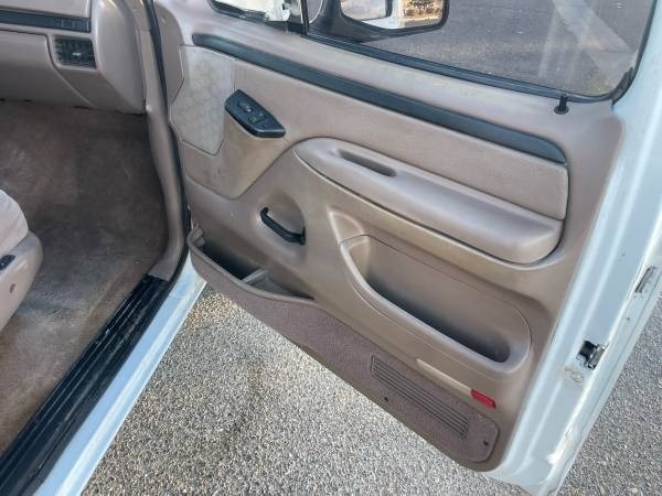 1997 Ford F-250 XLT photo