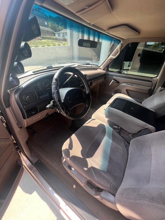 1997 Ford F-250 XLT photo