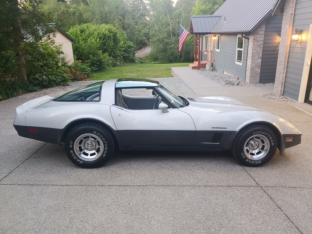 1982 Chevrolet Corvette photo
