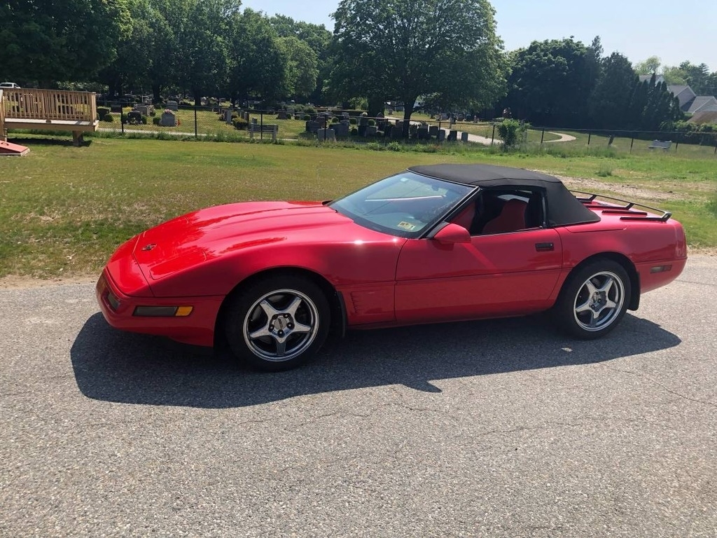 The 1996 Chevrolet Corvette Grand Sport photos