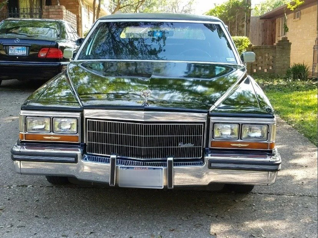 1986 Cadillac Fleetwood Brougham photo