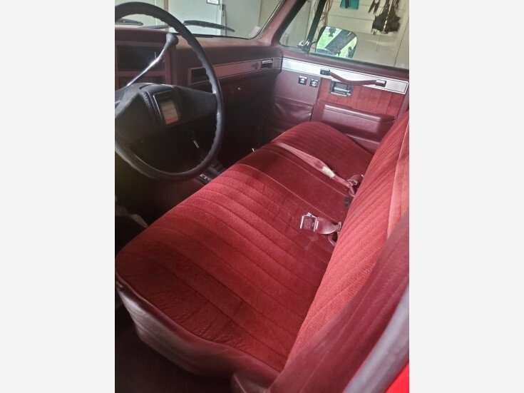 1985 Chevrolet Suburban K20 photo