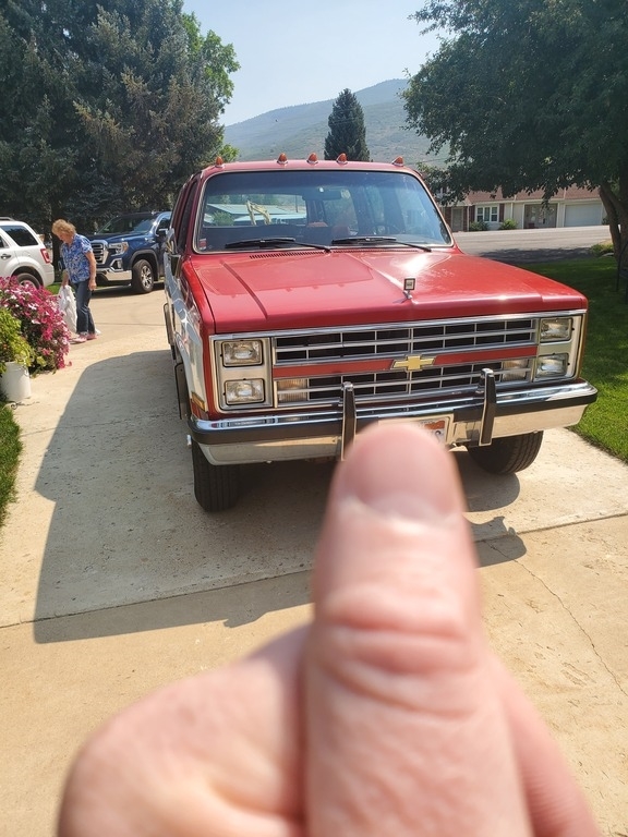 1985 Chevrolet Suburban K20 photo