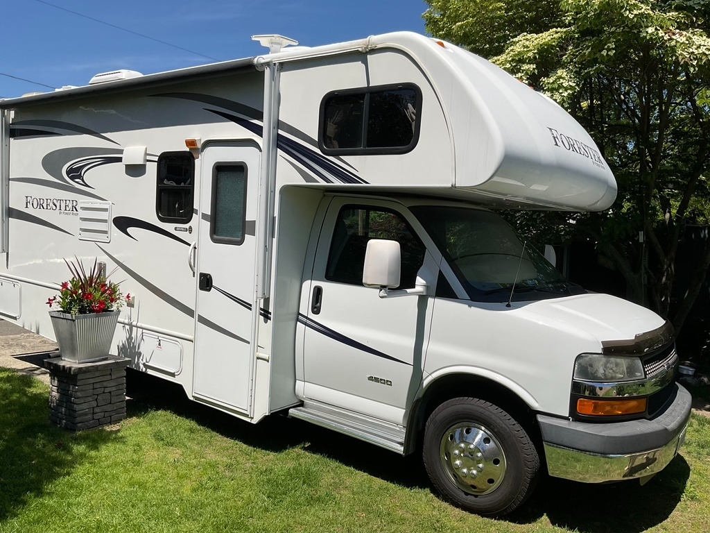 2015 Forest River Forester 2251S LE V8
