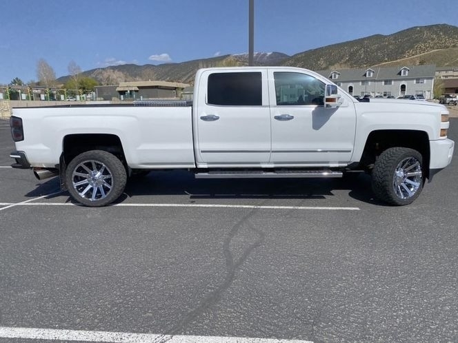 2015 Chevrolet Silverado 2500HD High Country photo