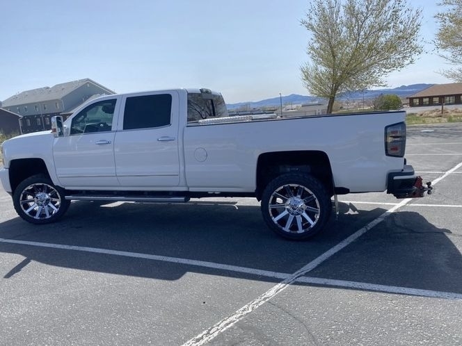 2015 Chevrolet Silverado 2500HD High Country photo