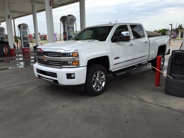 2016 Chevrolet Silverado 2500HD High Country photo