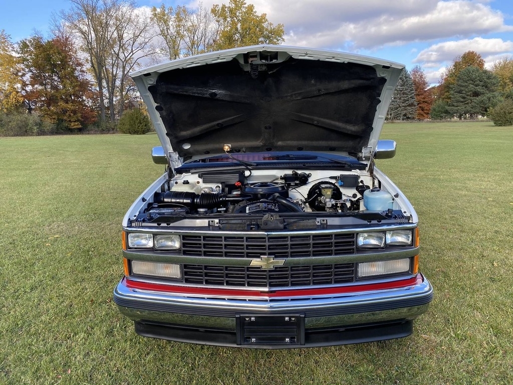 1989 Chevrolet RSX C1500 Cheyenne photo