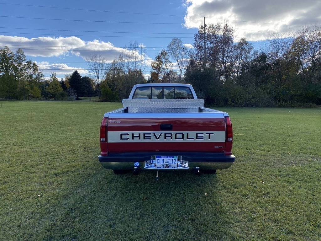 1989 Chevrolet RSX C1500 Cheyenne photo