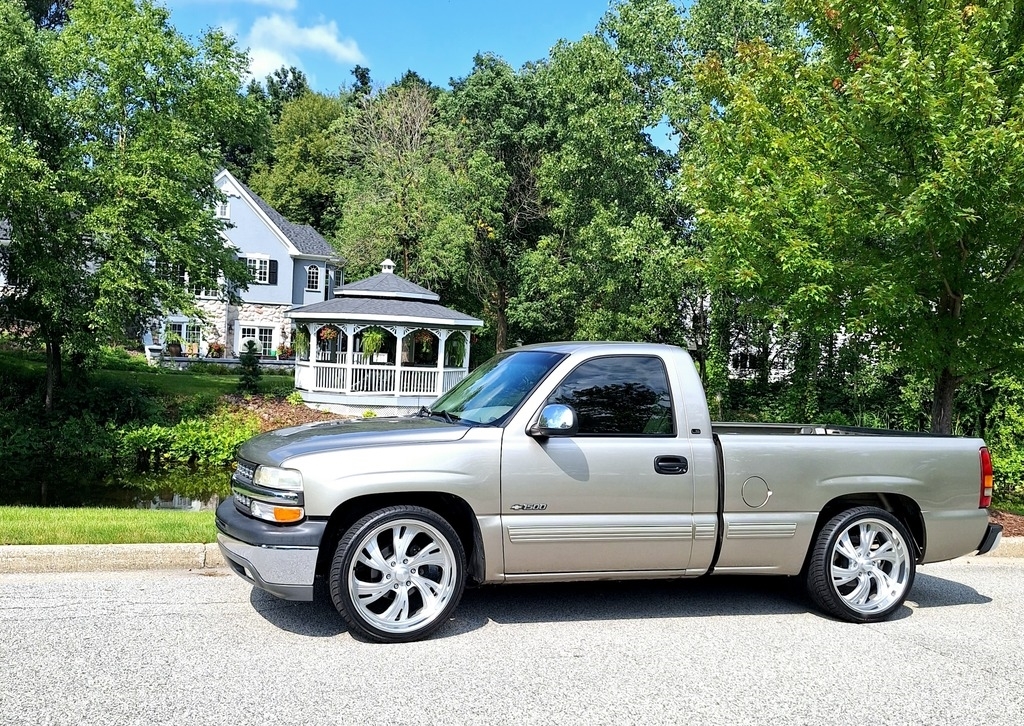 2001 Chevrolet Silverado 1500 LS Pickup