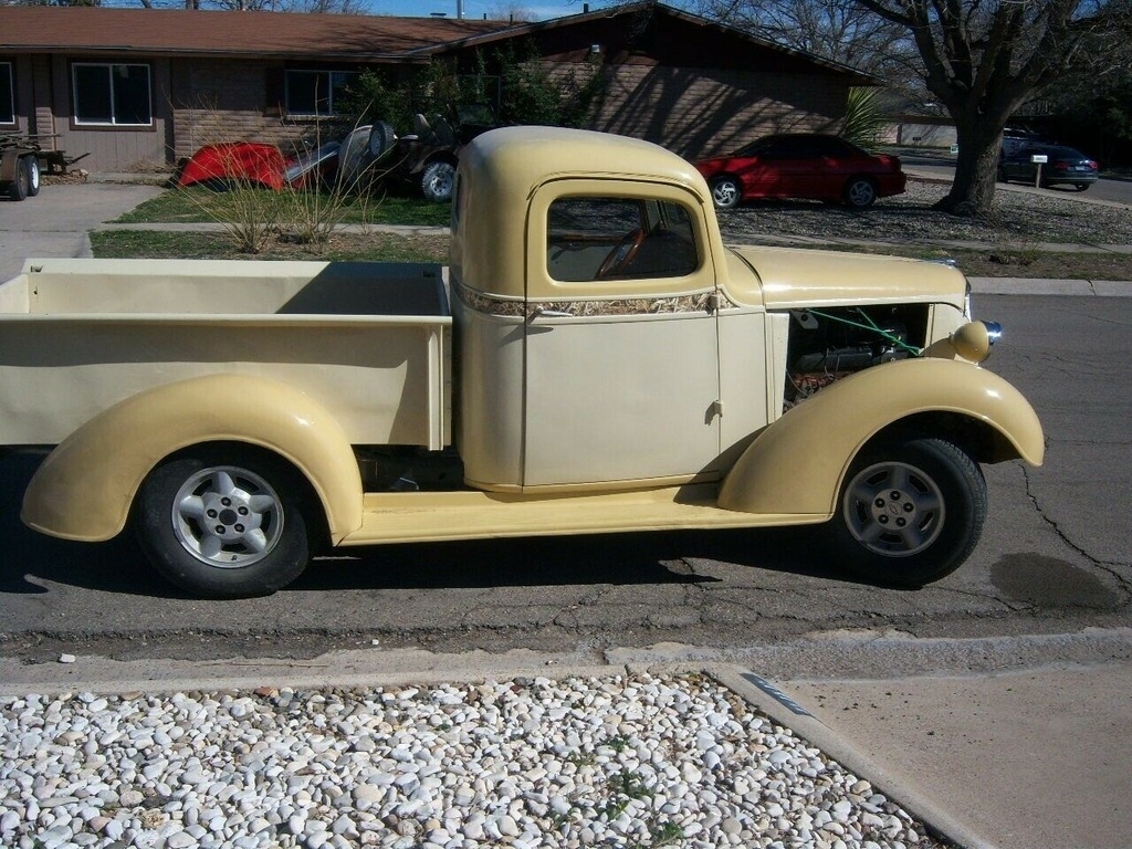 1937 GMC Yukon XL Denali photo