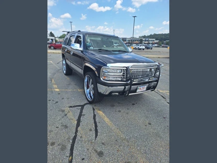 2004 Chevrolet Tahoe LS photo