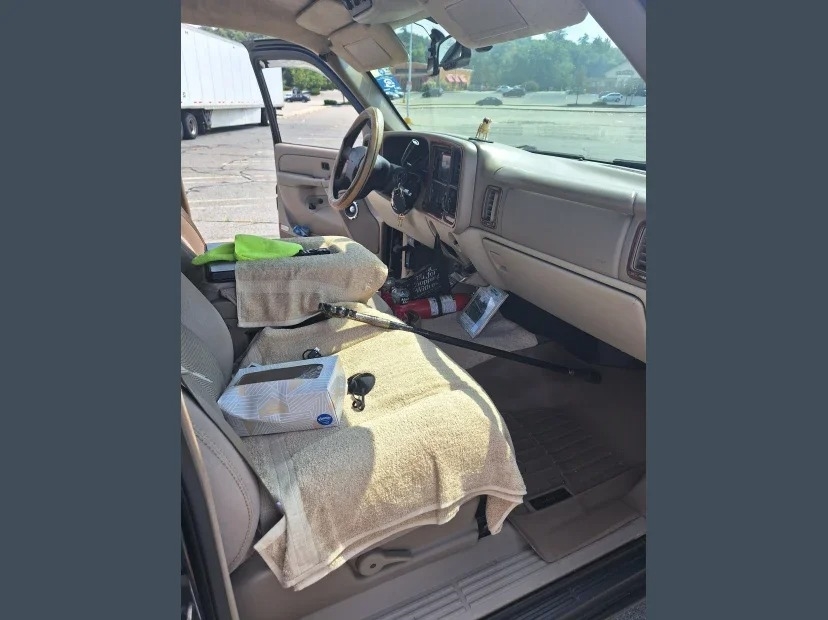 2004 Chevrolet Tahoe LS photo