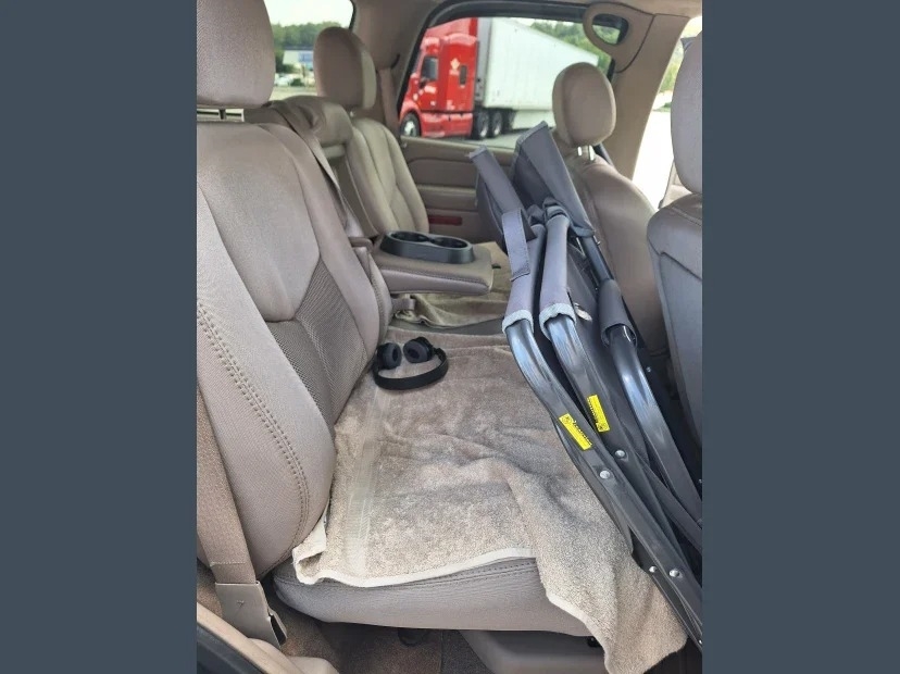 2004 Chevrolet Tahoe LS photo