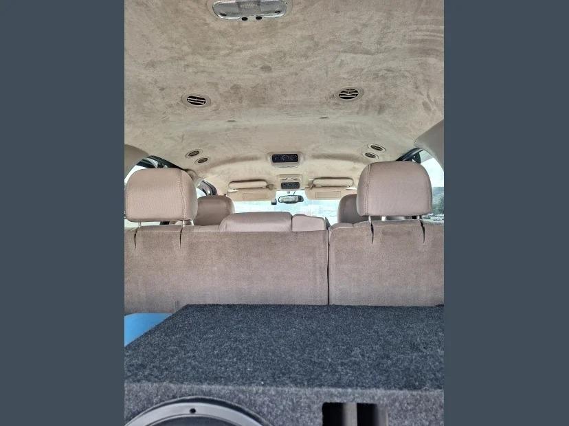 2004 Chevrolet Tahoe LS photo