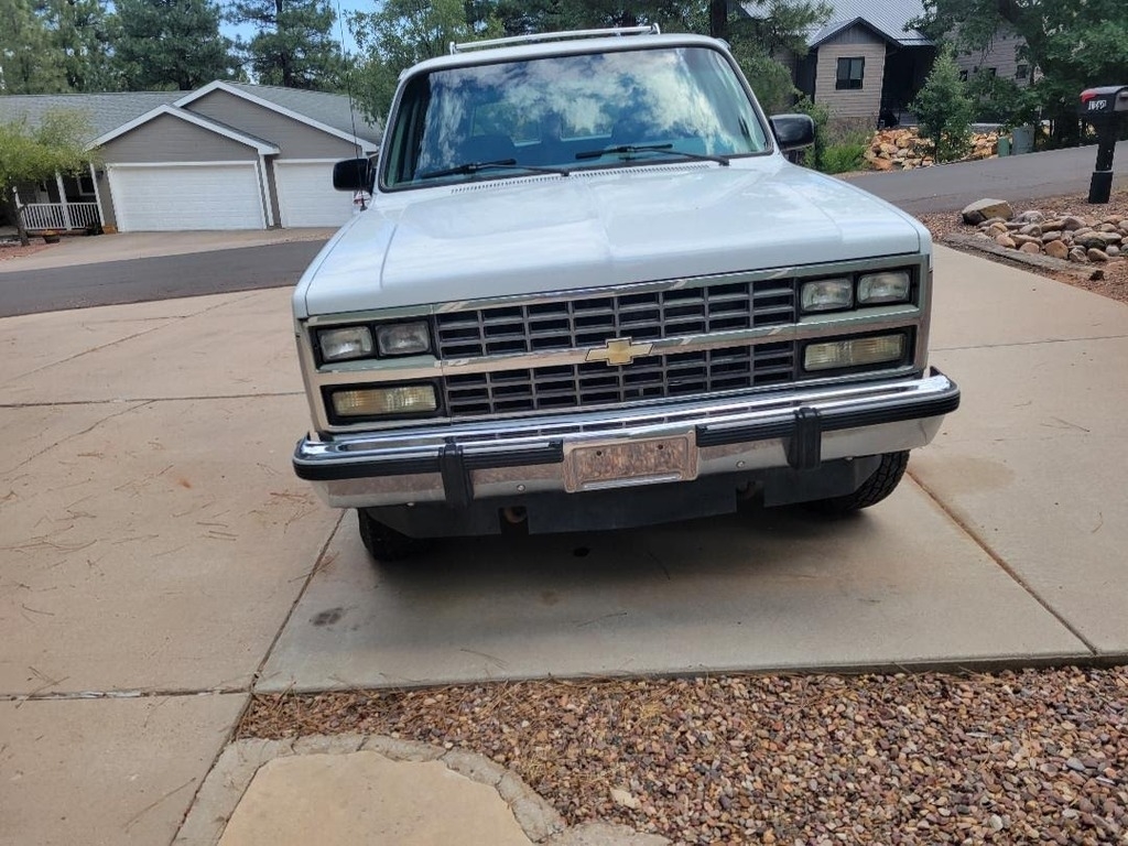 1991 Chevrolet Suburban V1500 photo
