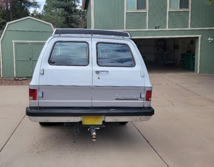 1991 Chevrolet Suburban V1500 photo