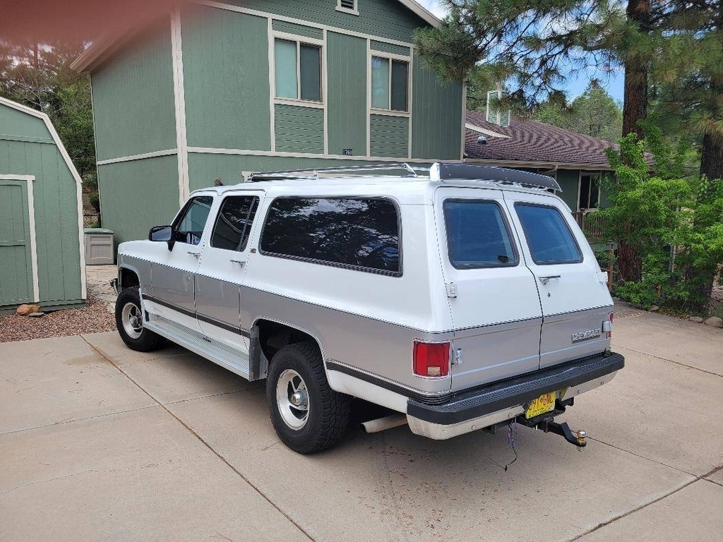 1991 Chevrolet Suburban V1500 photo