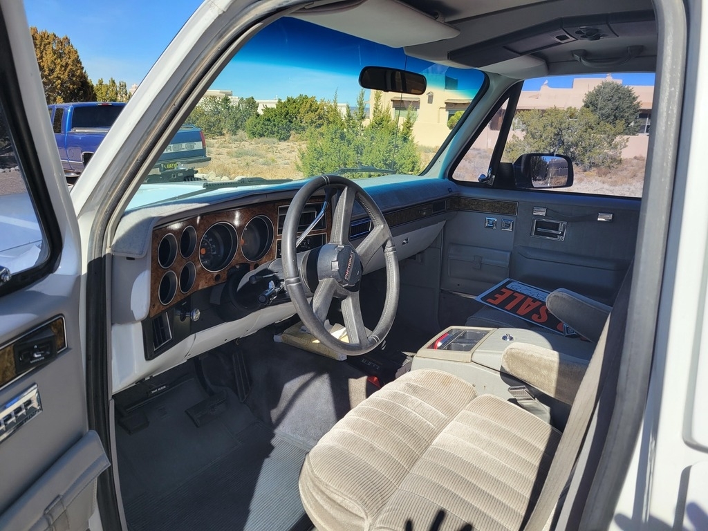 1991 Chevrolet Suburban V1500 photo
