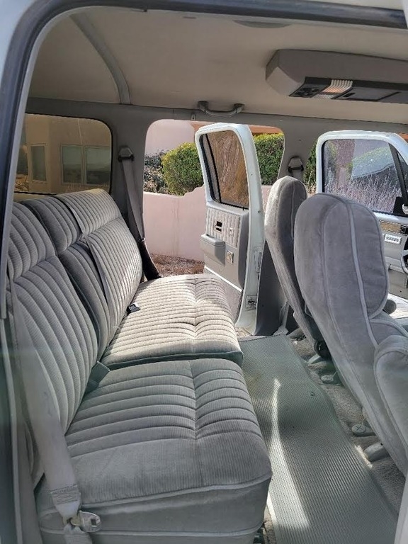 1991 Chevrolet Suburban V1500 photo