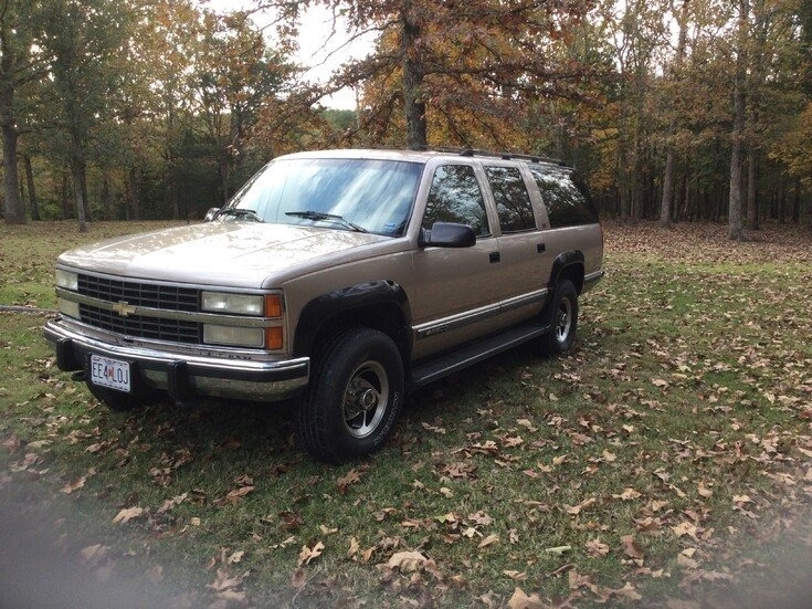 1993 Chevrolet Suburban K2500 photo