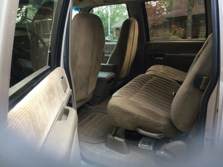 1993 Chevrolet Suburban K2500 photo
