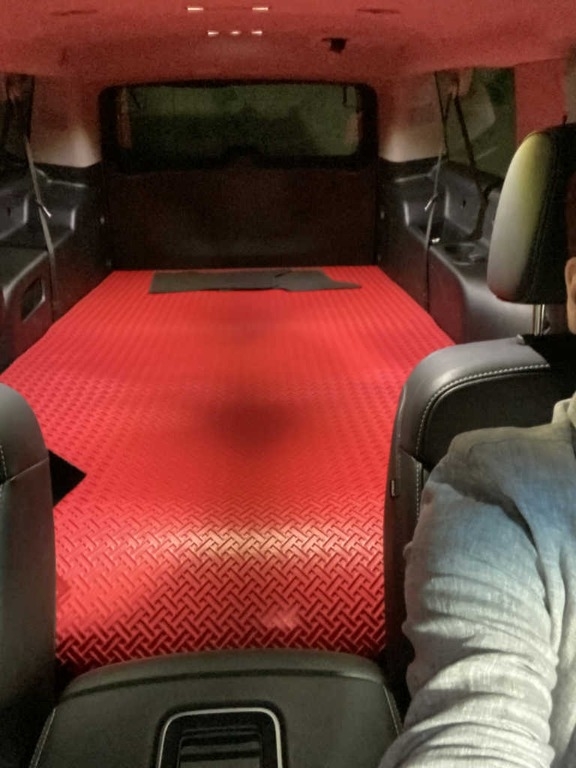2019 Chevrolet Suburban LT 1500 photo
