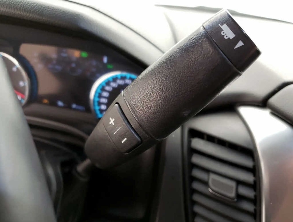 2019 Chevrolet Suburban LT 1500 photo