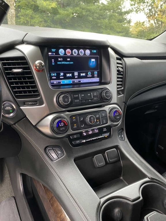 2018 Chevrolet Suburban LT 1500 photo
