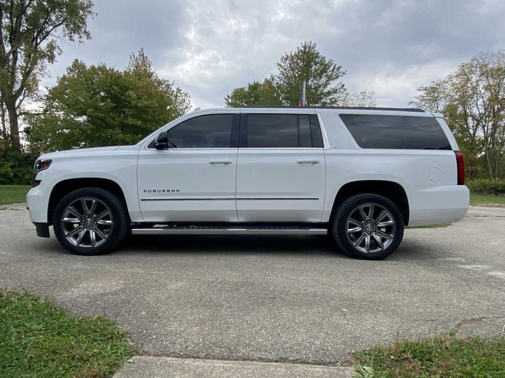 2018 Chevrolet Suburban LT 1500 photo