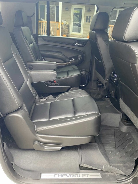 2018 Chevrolet Suburban LT 1500 photo