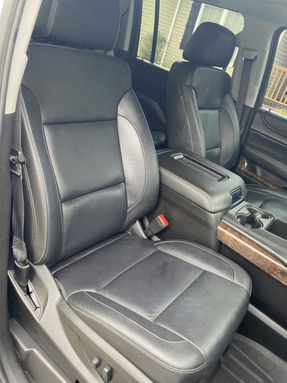 2018 Chevrolet Suburban LT 1500 photo