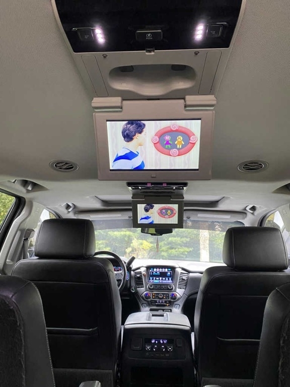 2018 Chevrolet Suburban LT 1500 photo