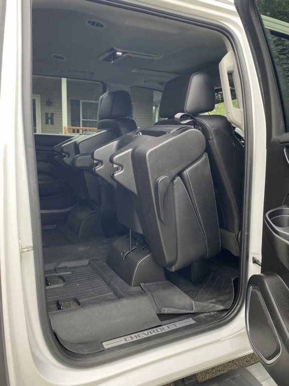 2018 Chevrolet Suburban LT 1500 photo
