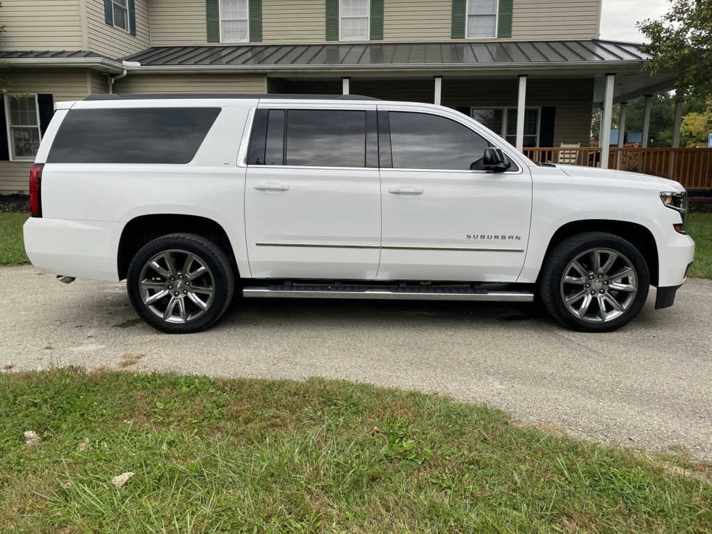 2018 Chevrolet Suburban LT 1500 photo