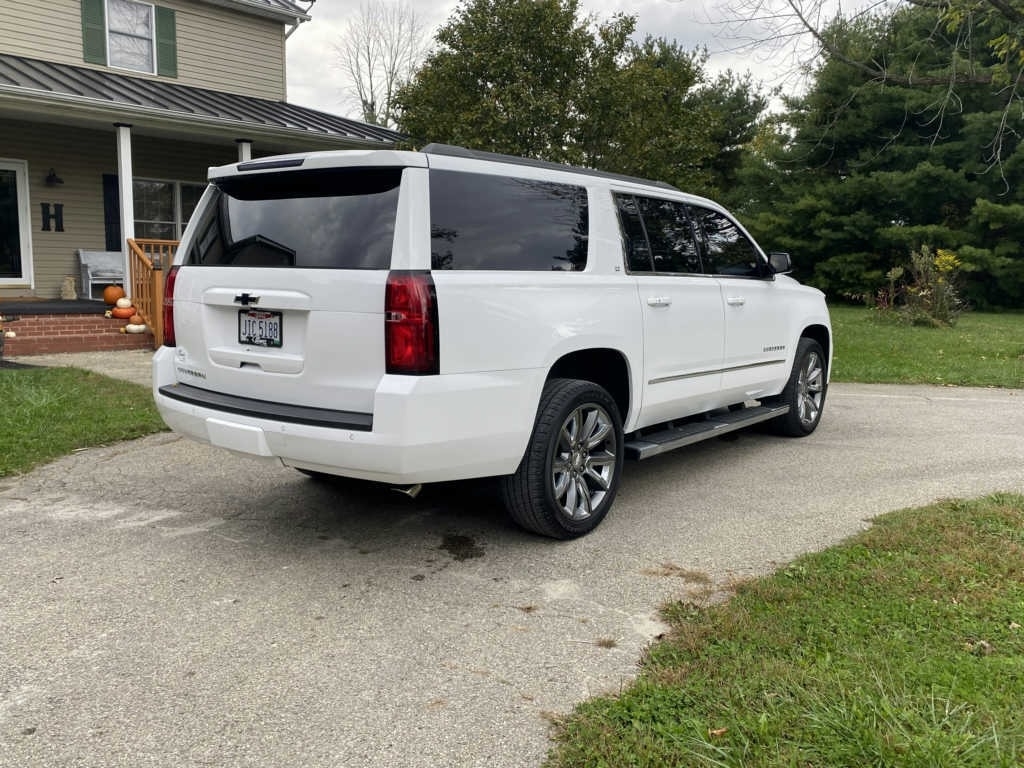 2018 Chevrolet Suburban LT 1500 photo