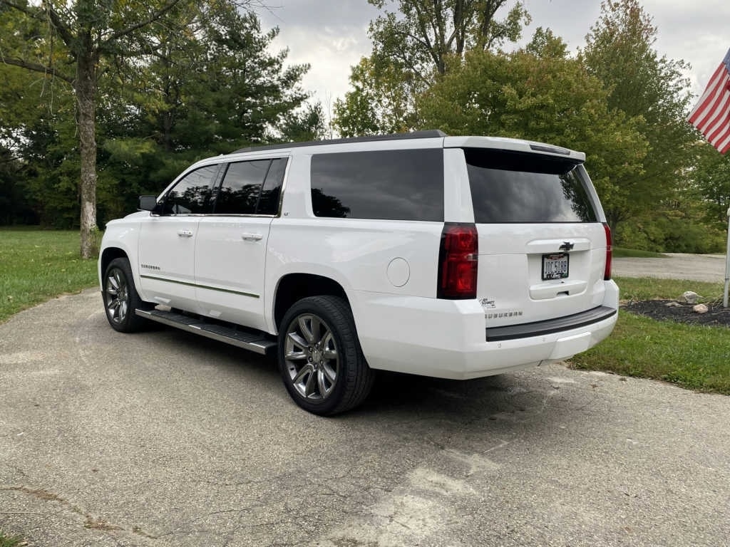 2018 Chevrolet Suburban LT 1500 photo
