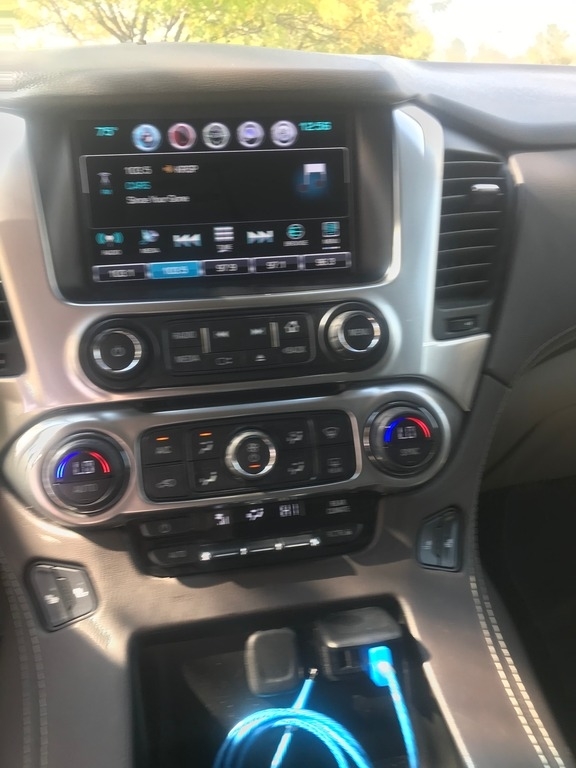 2016 Chevrolet Suburban LT 1500 photo