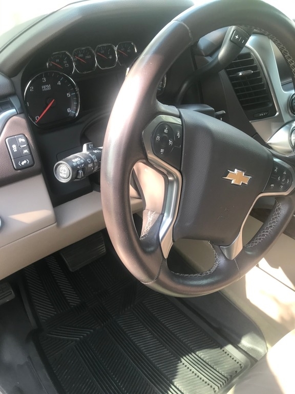 2016 Chevrolet Suburban LT 1500 photo