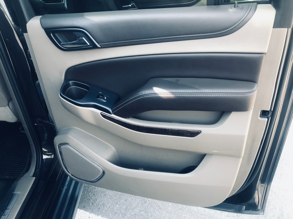 2016 Chevrolet Suburban LT 1500 photo