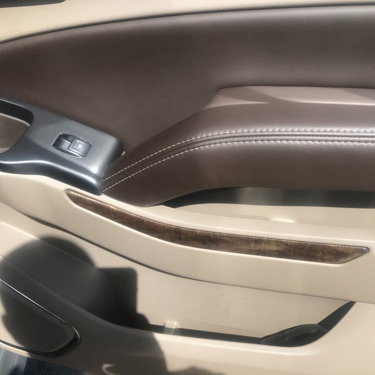 2016 Chevrolet Suburban LT 1500 photo