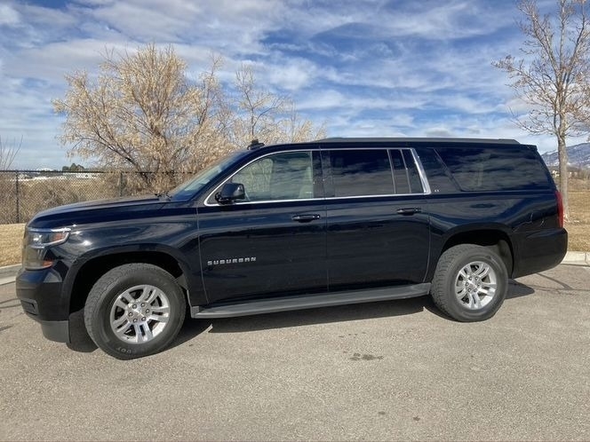 2015 Chevrolet Suburban LT 1500 photo