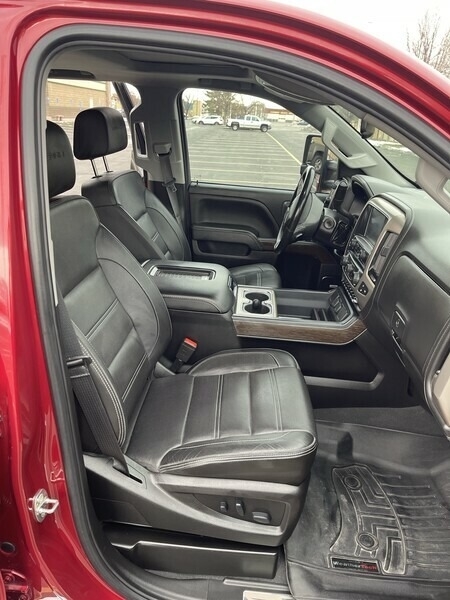 2019 GMC Sierra 3500HD Denali photo