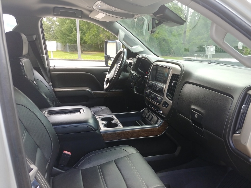 2018 GMC Sierra 3500HD Denali photo