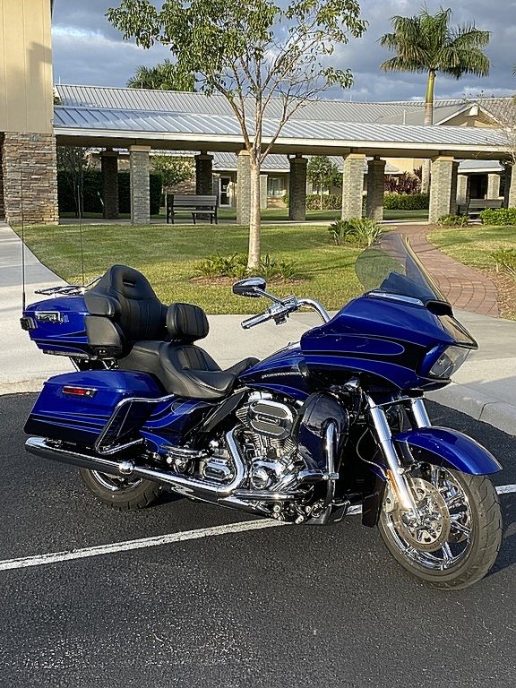 2015 Harley-Davidson® Street Glide® CVO™ Street Glide® V Twin 1801 cc