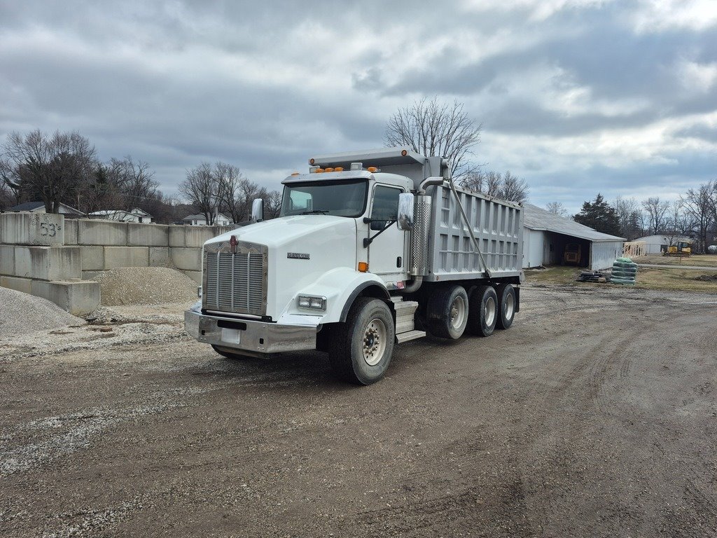 2014 Kenworth T800 Dump Truck