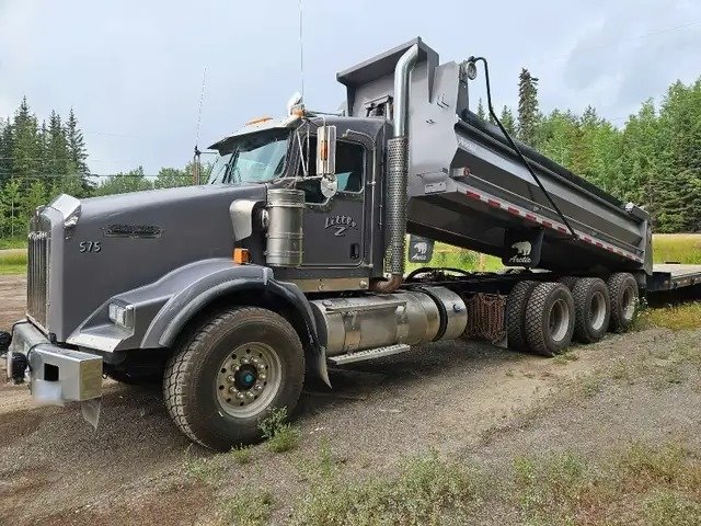 2015 Kenworth T800 Gravel Truck