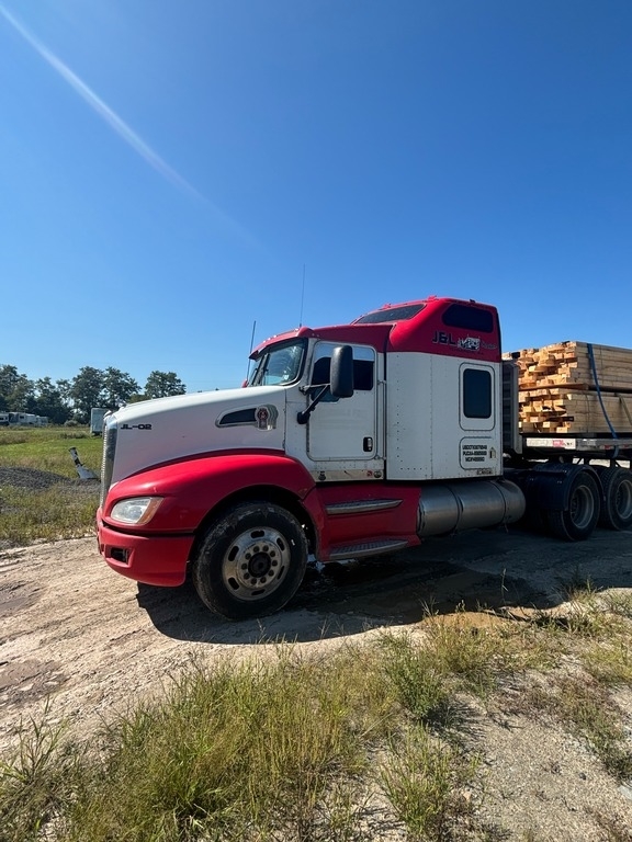2008 Kenworth T660 Sleeper Semi