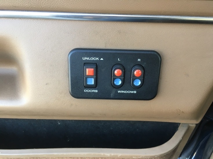 1990 Ford F-150 XLT Lariat photo