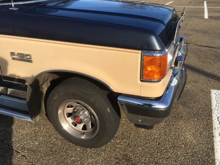 1990 Ford F-150 XLT Lariat photo